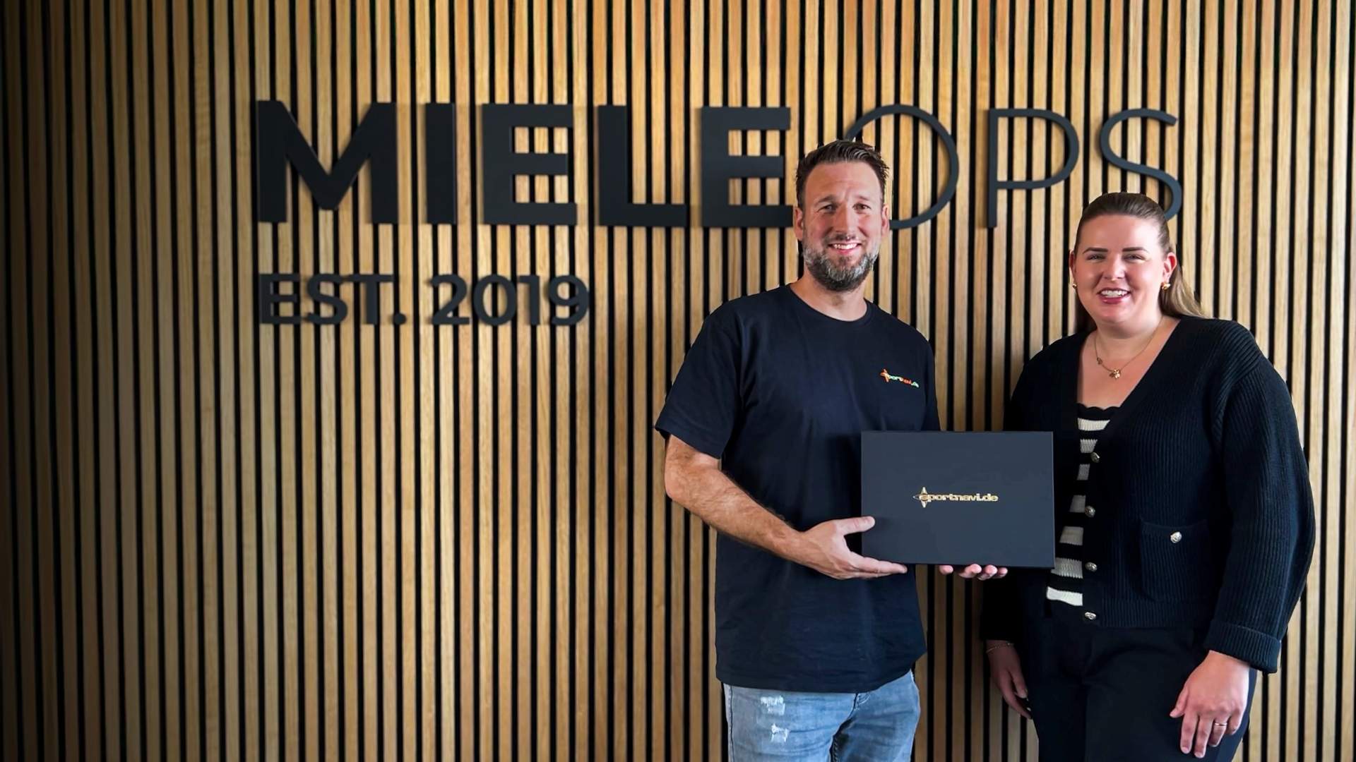 Übergabe der Sportnavi Firmenfitness-Box bei Miele OPS in Gütersloh